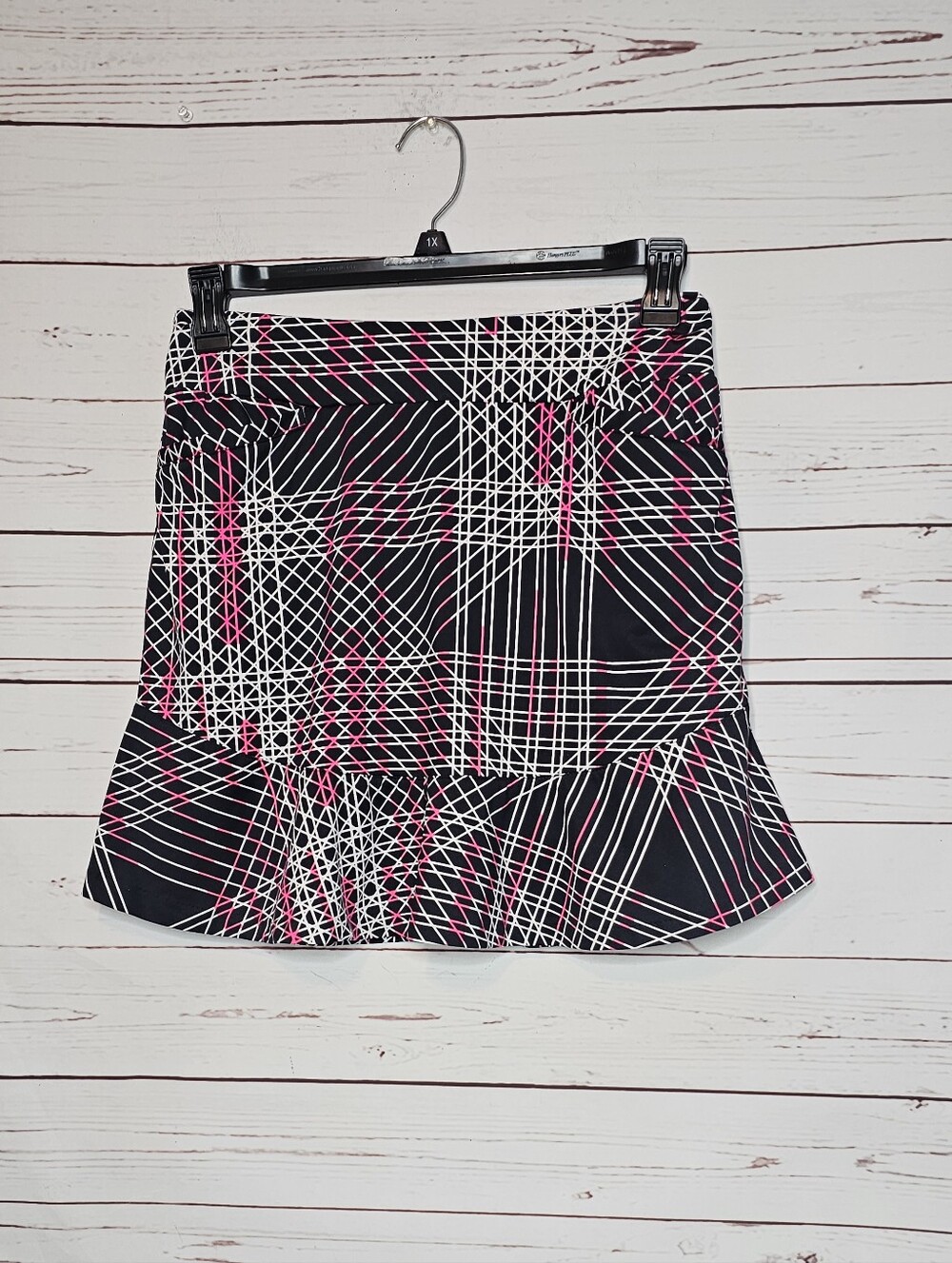 Tail Graphic Print Black and Pink Flounce Golf Skort - Picture 14 of 15